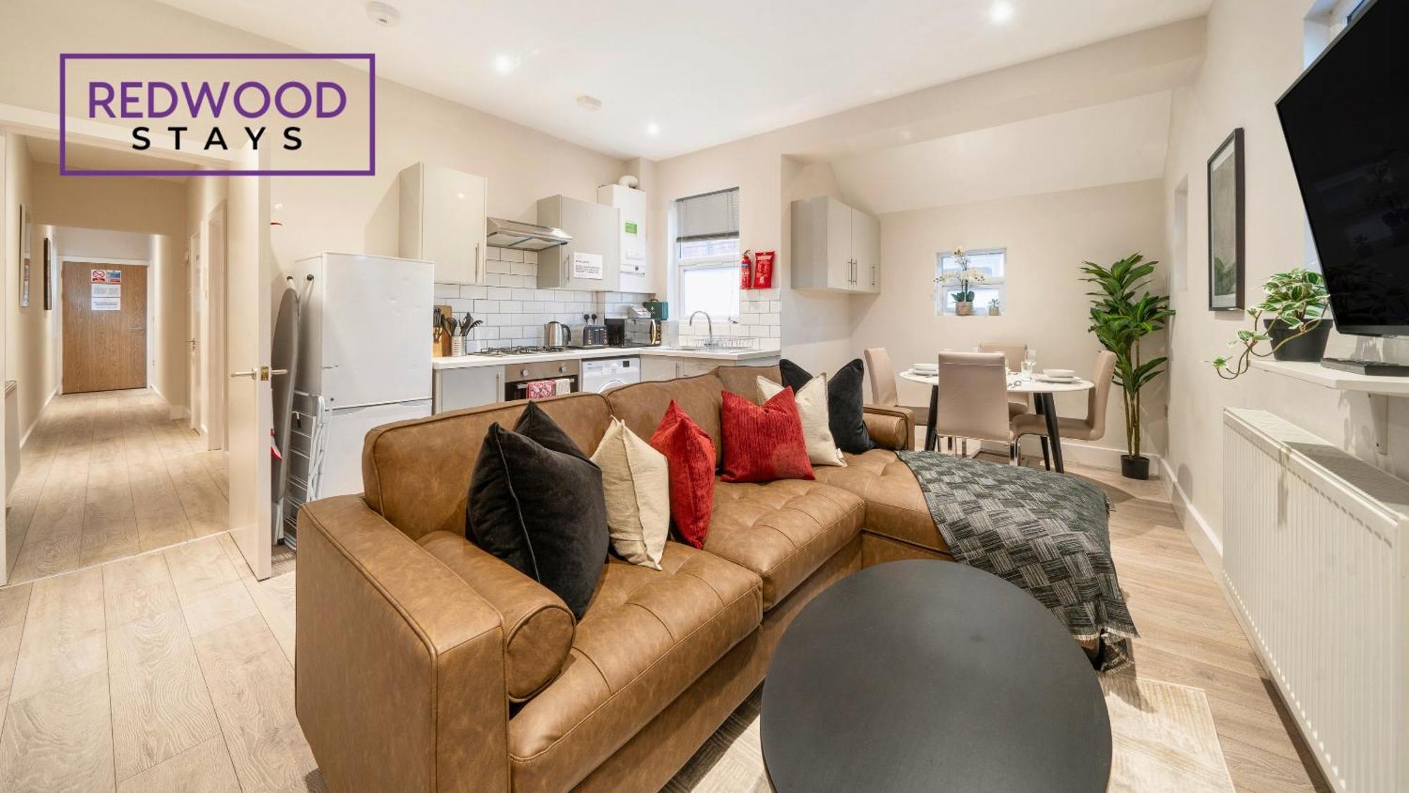 Newly Refurbished Everest Lodge Serviced Apartments For Contractors & Families, Free Wifi & Netflix By Redwood Stays Farnborough  Zewnętrze zdjęcie