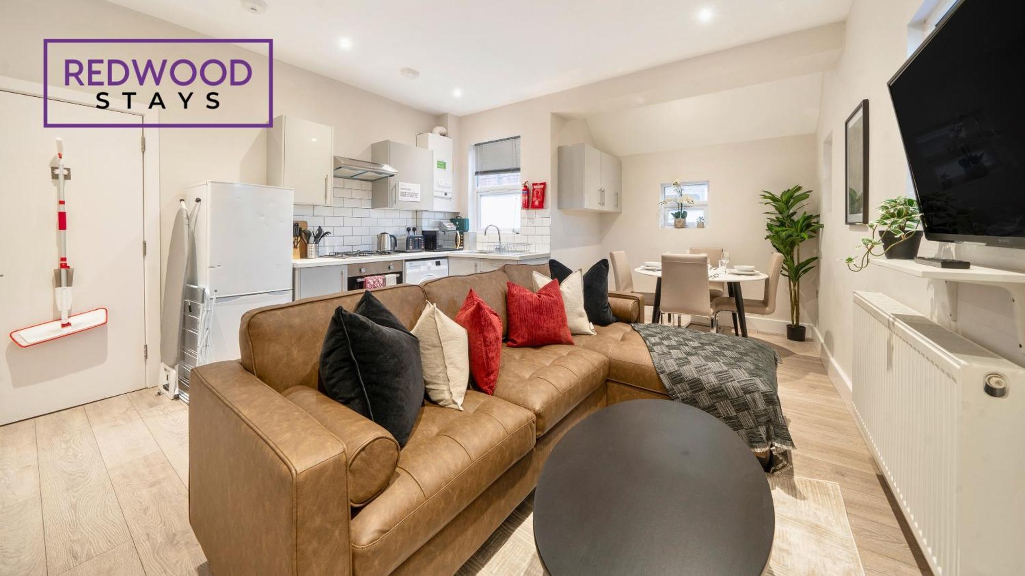 Newly Refurbished Everest Lodge Serviced Apartments For Contractors & Families, Free Wifi & Netflix By Redwood Stays Farnborough  Zewnętrze zdjęcie