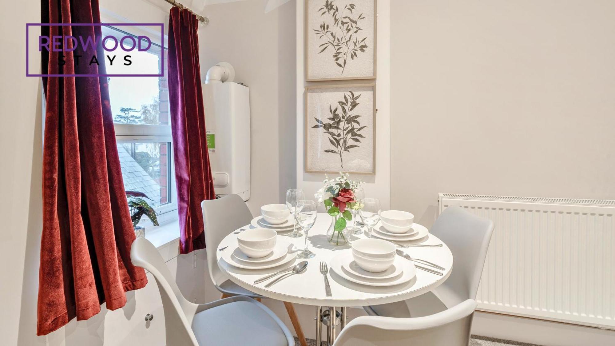 Newly Refurbished Everest Lodge Serviced Apartments For Contractors & Families, Free Wifi & Netflix By Redwood Stays Farnborough  Zewnętrze zdjęcie