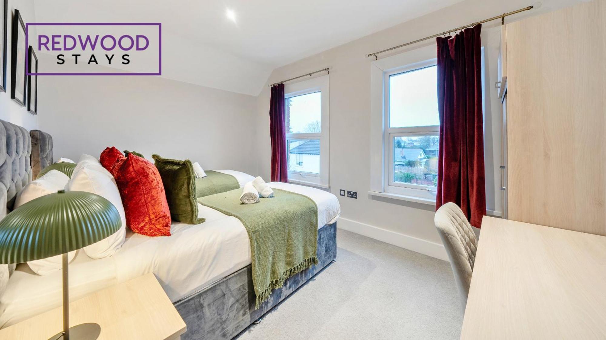 Newly Refurbished Everest Lodge Serviced Apartments For Contractors & Families, Free Wifi & Netflix By Redwood Stays Farnborough  Zewnętrze zdjęcie