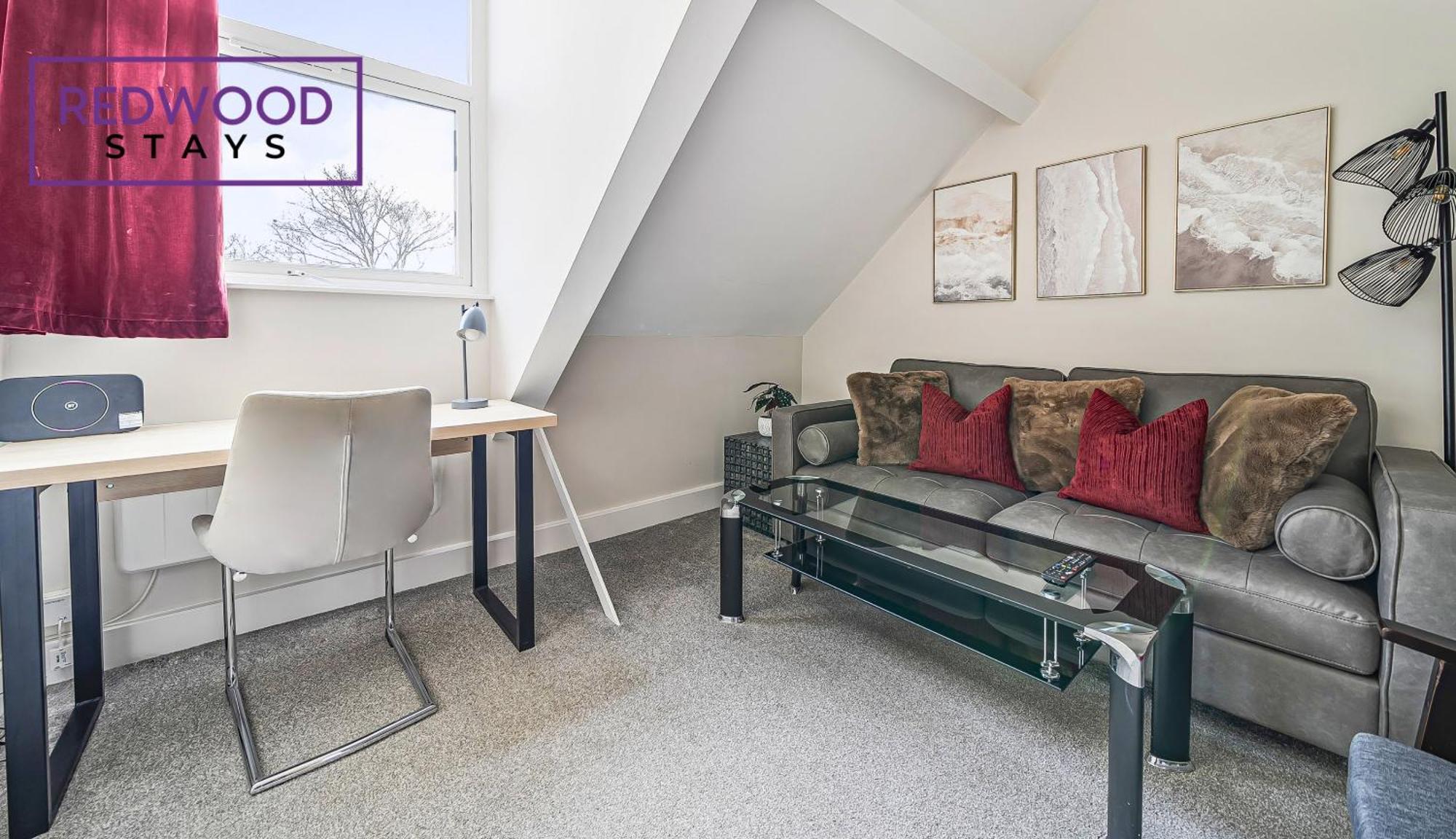 Newly Refurbished Everest Lodge Serviced Apartments For Contractors & Families, Free Wifi & Netflix By Redwood Stays Farnborough  Zewnętrze zdjęcie