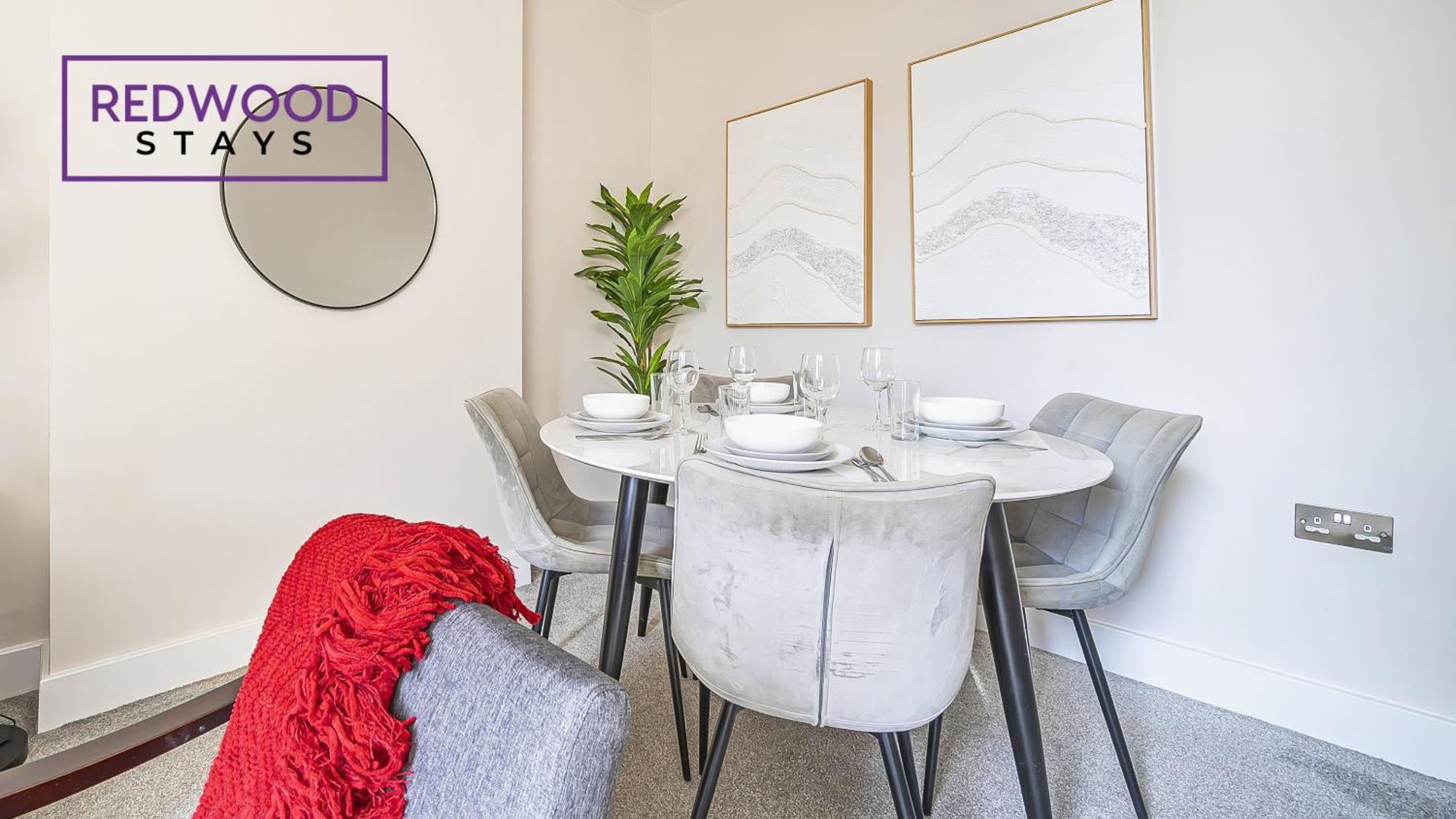 Newly Refurbished Everest Lodge Serviced Apartments For Contractors & Families, Free Wifi & Netflix By Redwood Stays Farnborough  Zewnętrze zdjęcie
